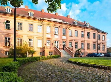 Schlosshotel Ruehstaedt Garni - Natur & Erholung An Der Elbe Buitenkant foto